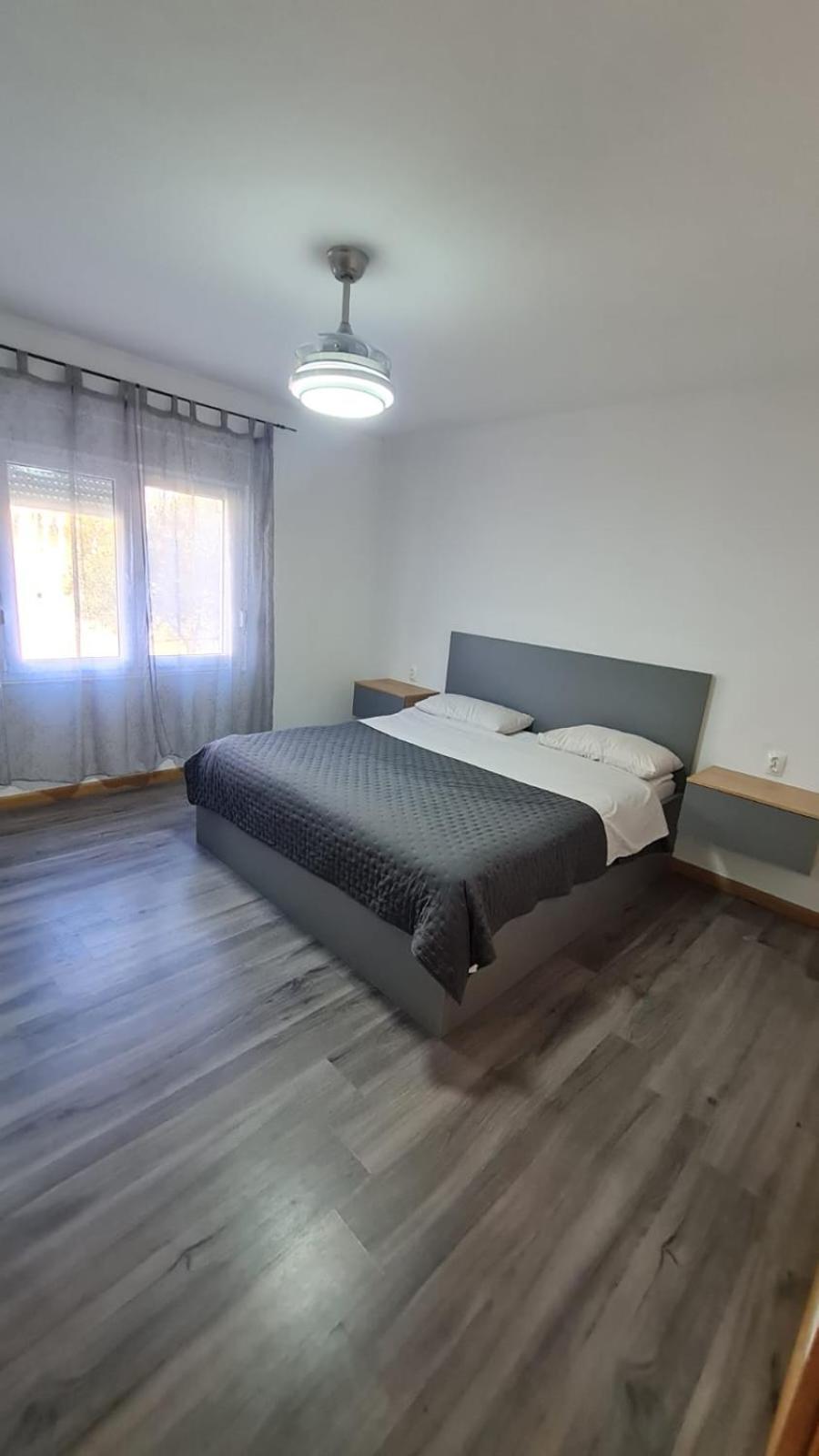 Apartmani Sandra Kastela Luaran gambar